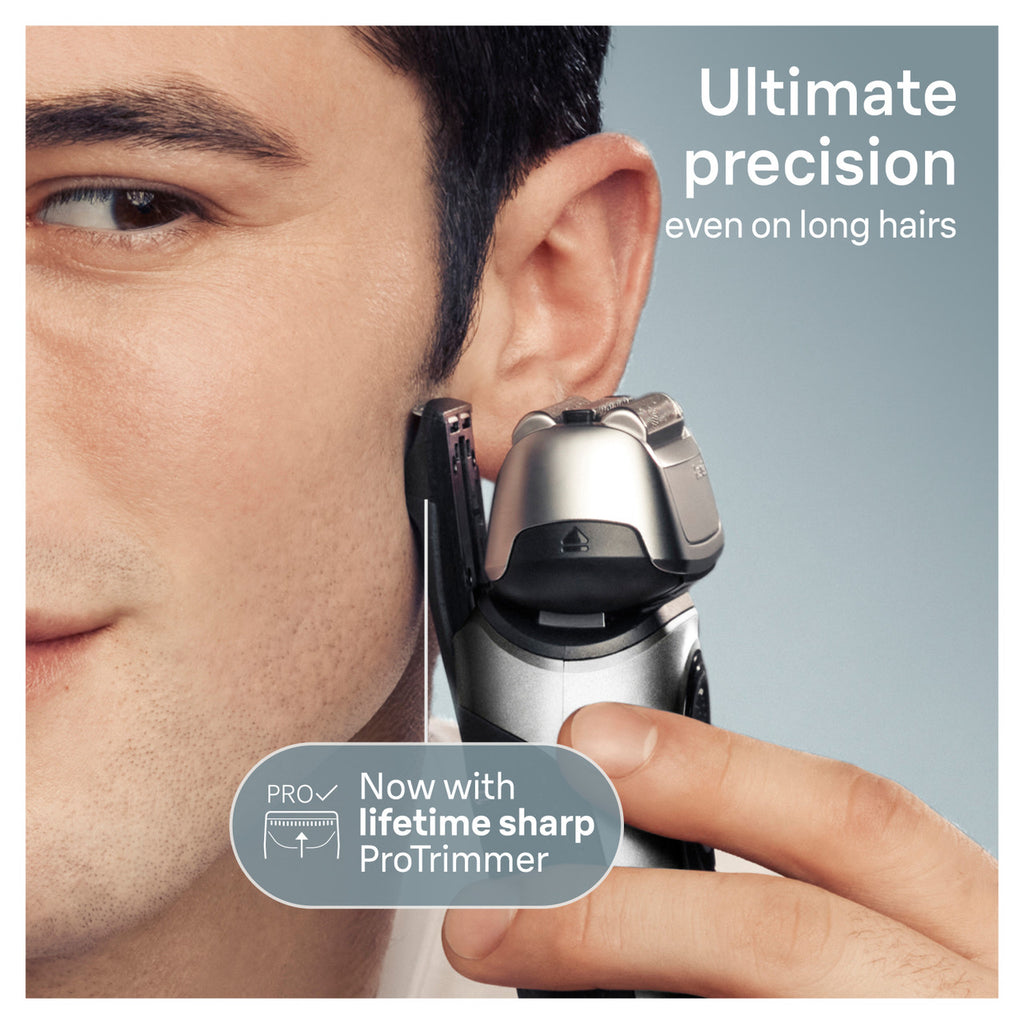Series 8 Electric Shaver with 5-in-1 SmartCare Center 8567cc